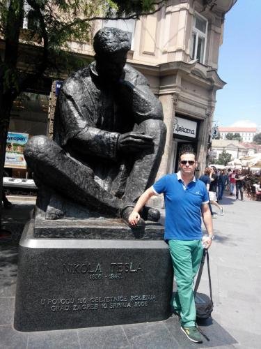 Avelino near Nikola Tesla statue @ Zagreb (Croatia)